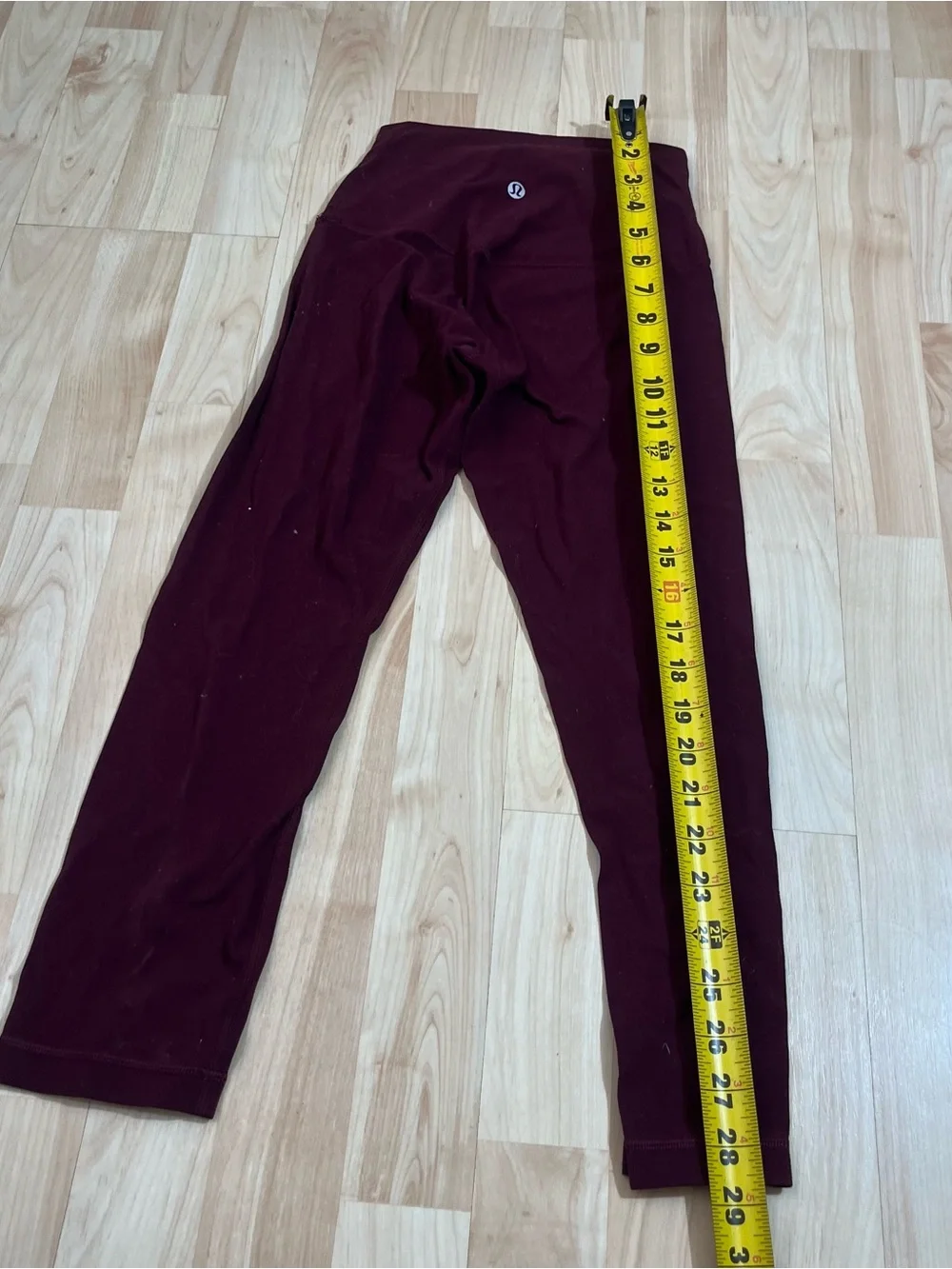 Lululemon Womens Maroon Cropped Leggings Size 2